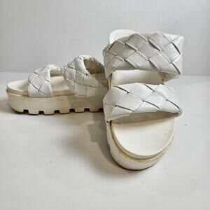 Liliana White Platform Sandal Size 9
